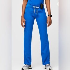 Figs “Kade Cargo” Scrub Pants in Royal Blue